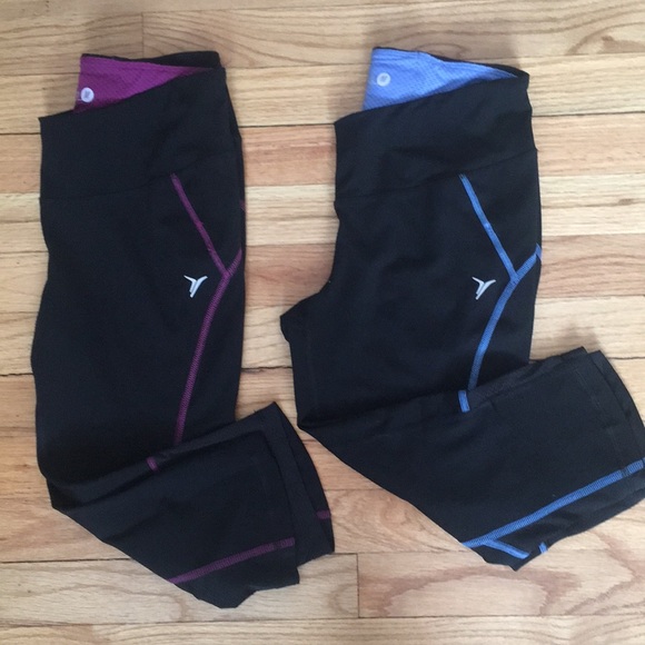 *SOLD* 2️⃣ Old Navy Active Capri - M - Picture 2 of 5